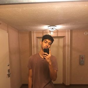 Meet your Posher, Carlos